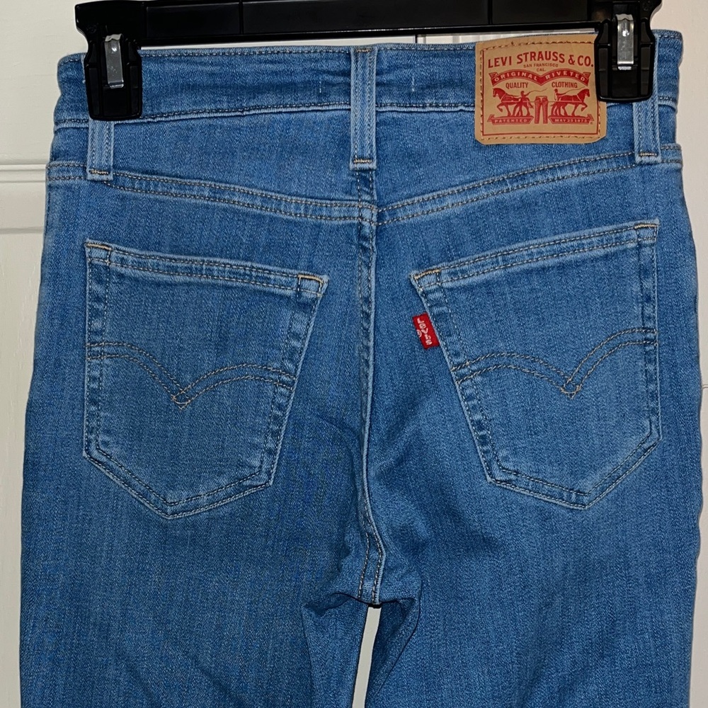 Levi's 725 High Rise Bootcut - Picture 4 of 7
